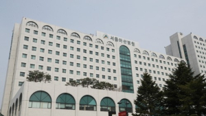 빈번한 병원내 코로나19 감염… “강력 조치하고 있다”