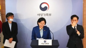 디지털성범죄 해결 방안 묻자 이정옥 여가부장관 “피해자 입장 잘 안다”