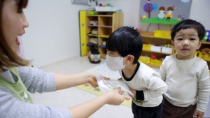 13일부터 만 7세 미만 209만 가구에 40만원씩 ‘아동돌봄쿠폰’ 지급