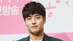 강하늘·이태은 열애설에 소속사 “친한 동료 사이일 뿐” 일축