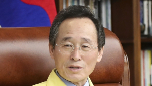 송하진 전북도지사, 코로나19 최일선 지역 보건공무원 경애와 감사 전해