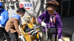 광진을 고민정 후보  '제가 도와드릴게요'