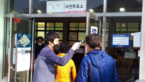 [총선]전북 제21대 국회의원 선거 사전 투표율 12시 현재 7.56%...20대 선거 대비 4.09% 높아