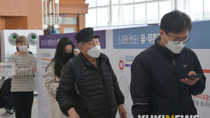 투표소에선 마스크가 필수