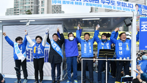 송파에 모인 더불어민주당 후보들, 막바지 유세 '총력'