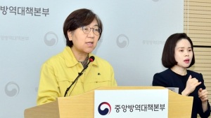 'AZ백신 먼저 맞겠다' 안철수 제안에...정은경 답변은?