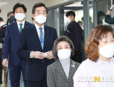 투표하러 온 이낙연 후보