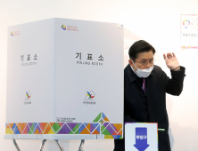 투표하러 온 황교안 후보