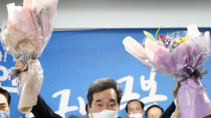 이낙연 '두 손 번쩍'