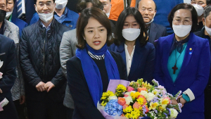 당선소감 말하는 고민정