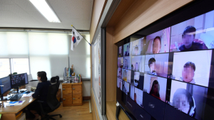 온라인 개학, 화면으로 만나는 아이들
