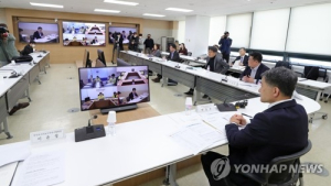 박능후 장관 “사회적 거리두기 와해 시 대규모 감염 사태 우려”