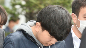 조주빈 공범 '부따' 강훈, 들지 못하는 얼굴