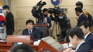 방통위, TV조선·채널A 조건부 재승인