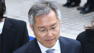 첫 공판 출석하는 최강욱 당선인