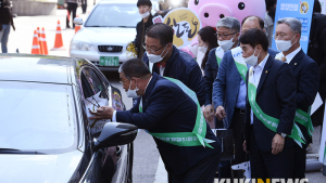 코로나19 극복 위한 '돼지고기 드라이브 스루 할인행사'