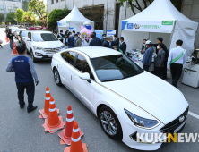 드라이브 스루 한돈 행사 '붐비는 차량행렬'
