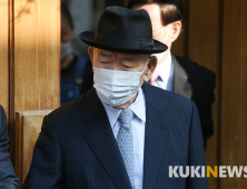 '사자명예훼손 혐의' 광주지법 향하는 전두환