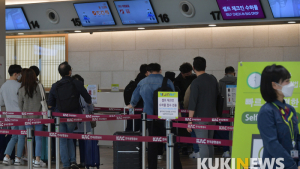 황금연휴 앞두고 붐비는 김포공항 국내선