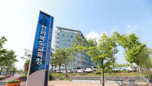 고3·소규모학교 학생 13일 등교 수업