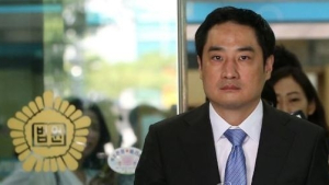 강용석, '도도맘 허위고소 종용' 혐의로 불구속 송치