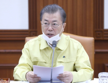 레임덕 우려 걷어낸 文대통령, 취임 3주년 지지율이 ‘71%’