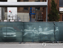 미국 코로나19 사망자 8만명 넘어…전세계 28%