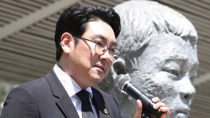 전태일 평전 낭독하는 조진웅