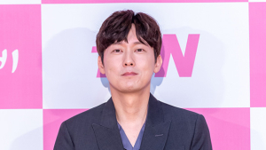 박병은, 수줍은 손하트