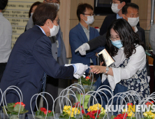'스승의 날, 가정의 달' 예쁜 꽃 받아가세요
