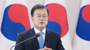 文 대통령, 골든크로스 ‘목전’…민주·국힘 나란히 ‘하락’ 