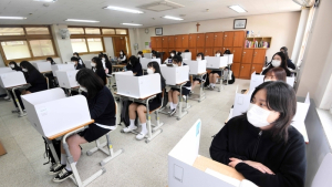 코로나19로 첫 고3 개학 등교, 선생님과 대면 수업 시작한 이천 양정여고