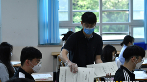 고3 등교 이틀만에 첫 수능 모의평가
