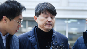 '뇌물 수수' 유재수 전 부산시 부시장 1심서 집행유예