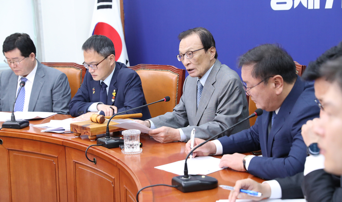 발언하는 민주당 이해찬 대표, 사진=연합뉴스