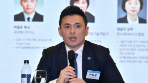 “나홀로 코로나19 백신 개발 어렵다”