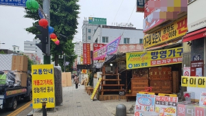 재난지원금 취지는 어디로…“이케아 배불리고 가구점만 내몰리죠”