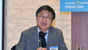코로나19 백신·치료제, 임상시험부터 약값까지 산너머 산