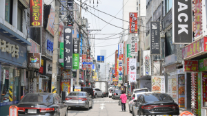 코로나19 확진자 집단 발생한 부천... 한산한 시내