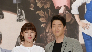 조윤희, 이동건 이혼 소식 후 인스타그램 게시글 모두 삭제..