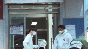 고3 확진자 발생으로 '심란한 학부모들'