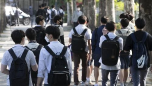 초중고 178만명, 이번주 3차 등교..일부 학부모 등교 중단 촉구