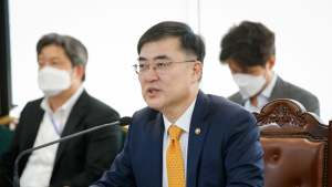 손병두 부위원장, 경제위기 속 '스톡데일 패러독스' 자세 강조