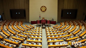 국민 56%, 국회 원구성 ‘관례대로 합의’ 주문