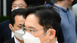 법원 들어서는 이재용 부회장