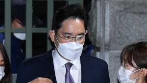 '구속영장 기각' 이재용 부회장, 구치소에서 귀가