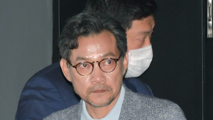 '감독 정진영'