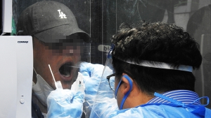 이번 주말 고비… “노래방·주점·콜라텍 밀폐장소 가지 마세요”