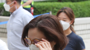 '정경심 재판'서 조국 5촌조카 답변 오락가락...재판장 질책