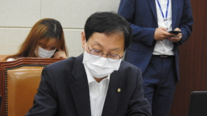 [순간포착] 국민연금 이사장에서 복지위 간사된 김성주 ‘의원’